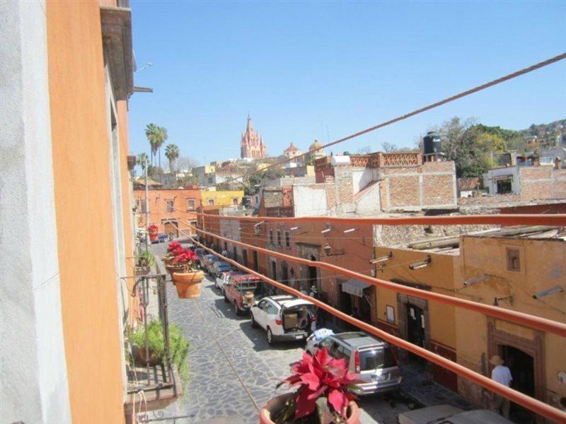 Hotel Ana Catalina And Suites Альенде Экстерьер фото