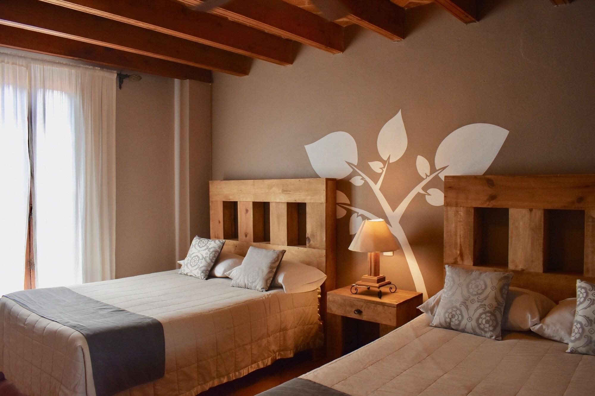 Hotel Ana Catalina And Suites Альенде Экстерьер фото