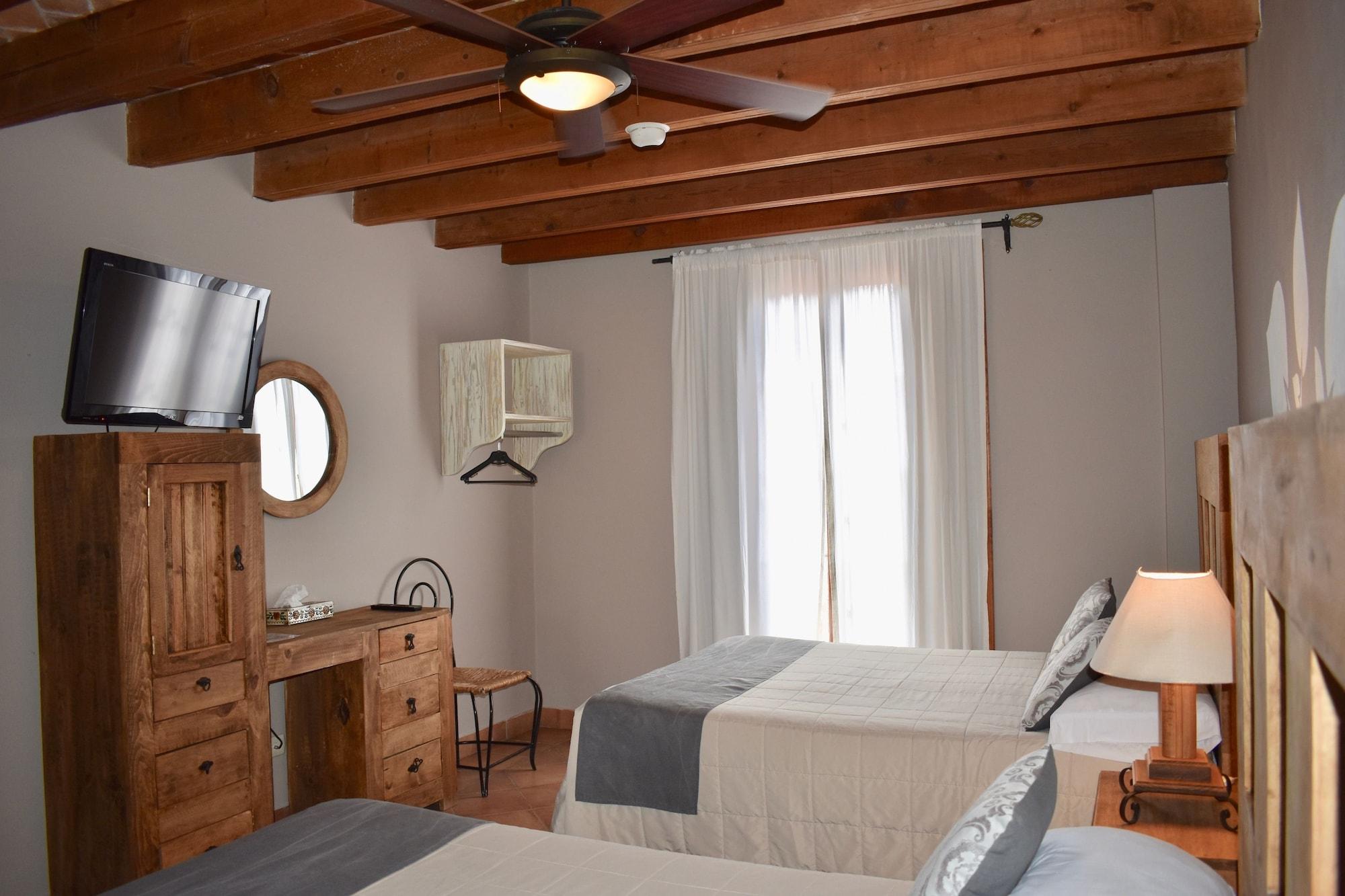 Hotel Ana Catalina And Suites Альенде Экстерьер фото