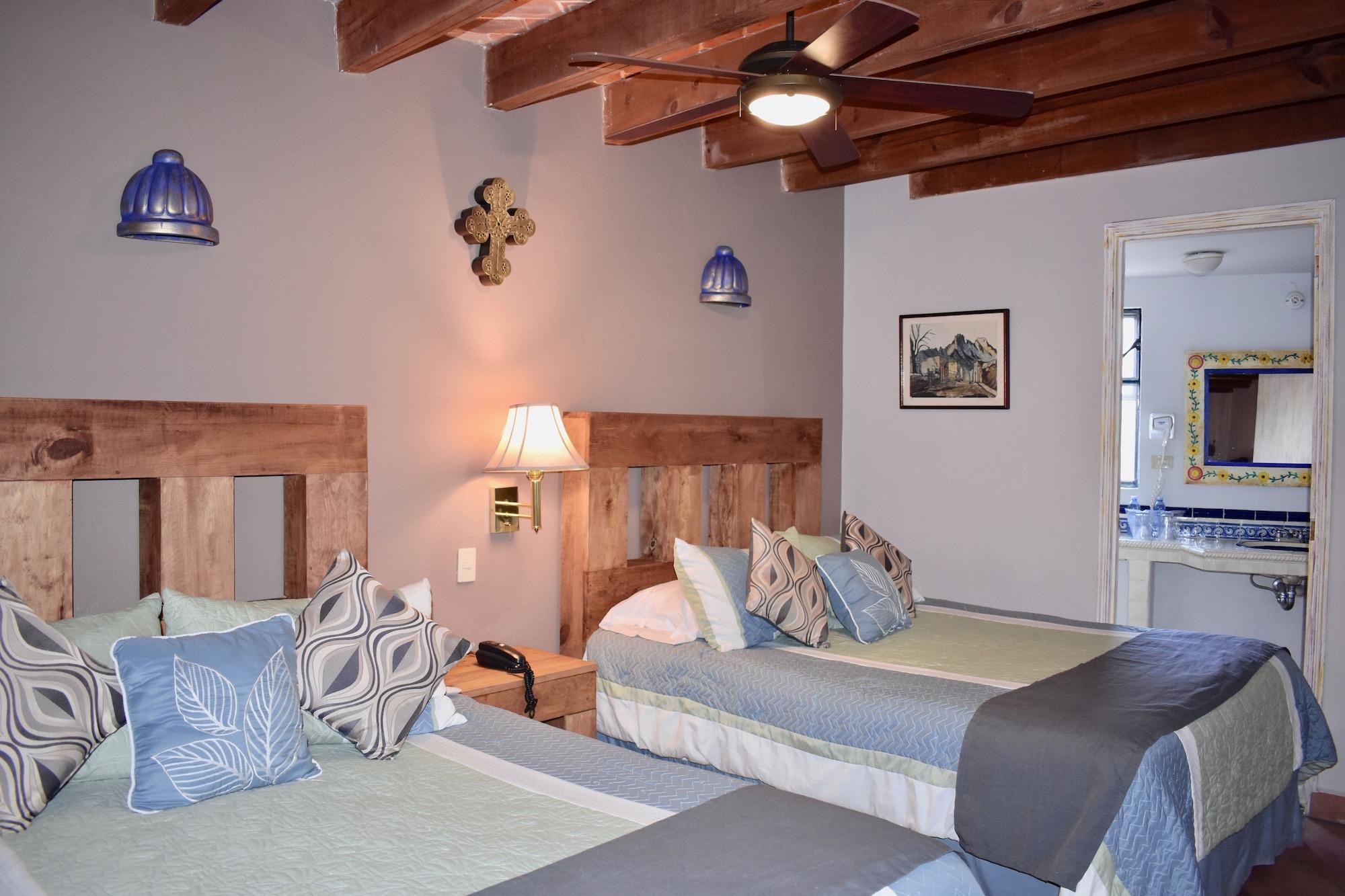 Hotel Ana Catalina And Suites Альенде Экстерьер фото