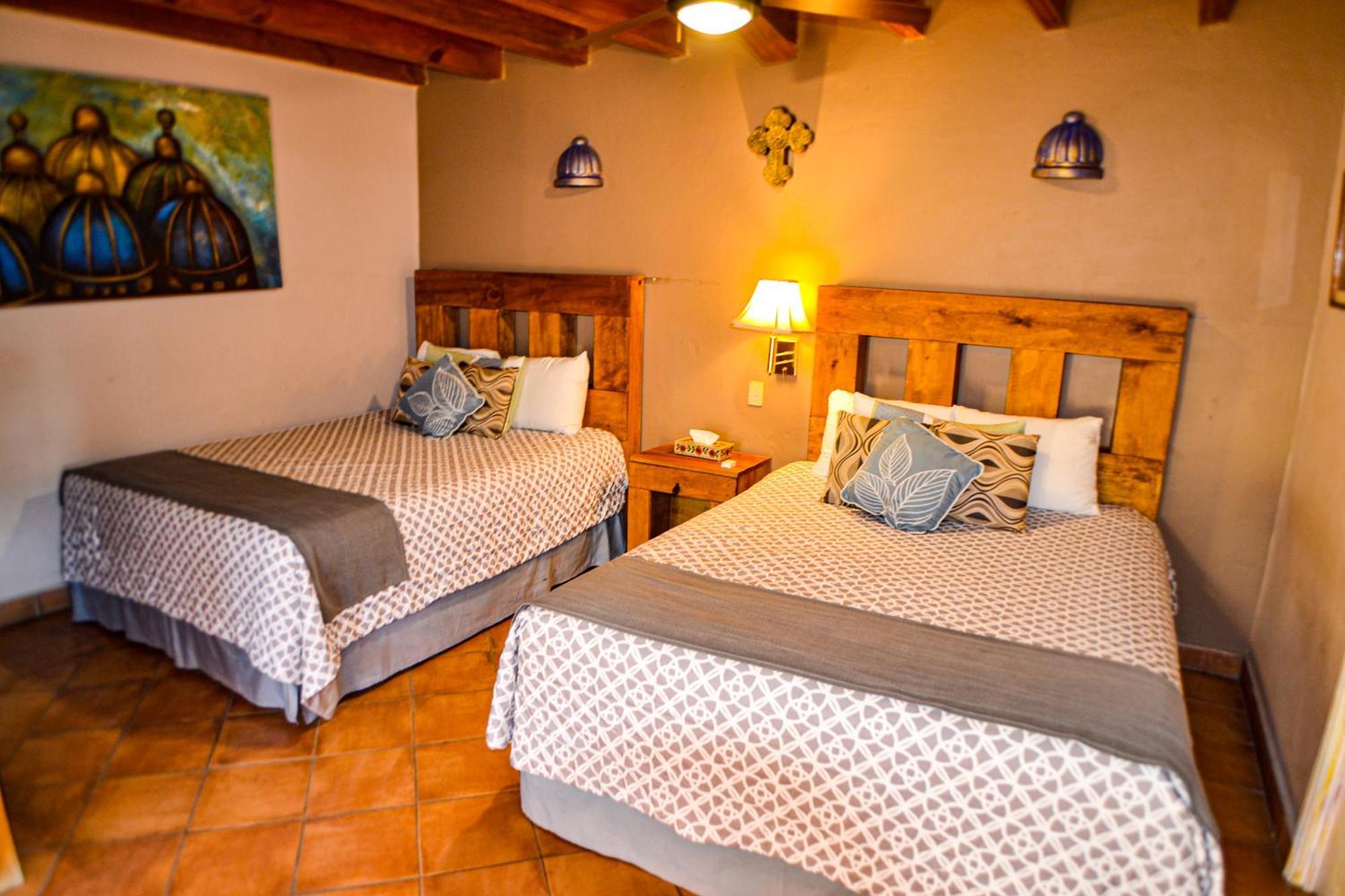 Hotel Ana Catalina And Suites Альенде Экстерьер фото