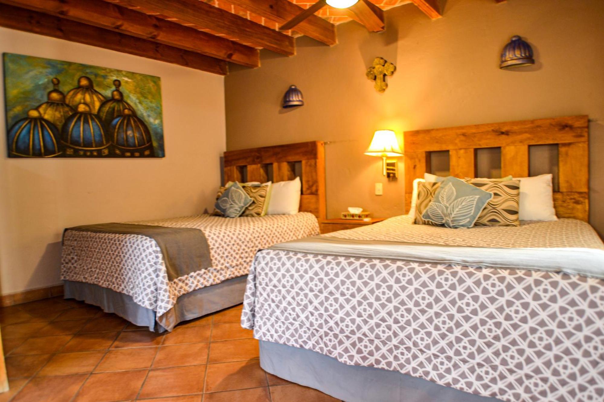 Hotel Ana Catalina And Suites Альенде Экстерьер фото
