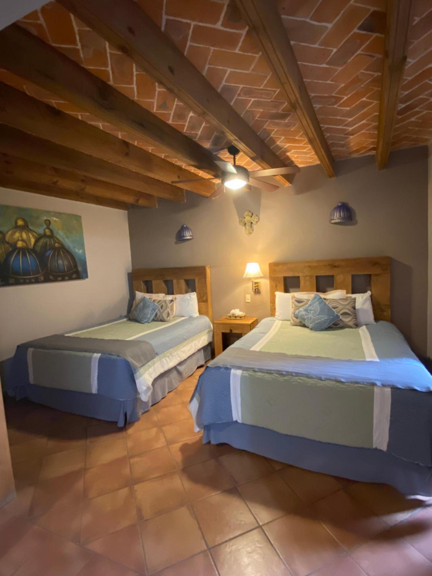 Hotel Ana Catalina And Suites Альенде Экстерьер фото