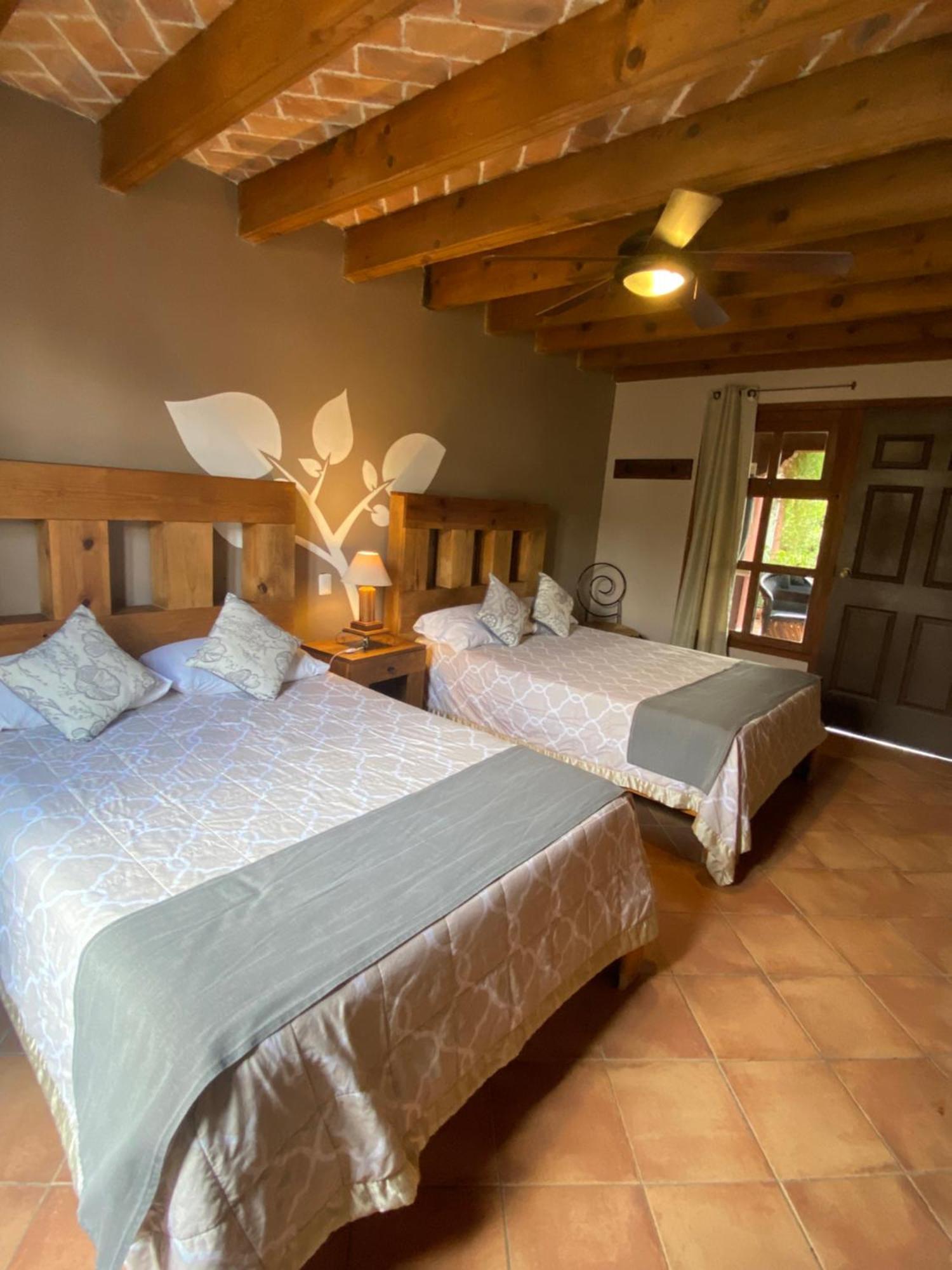 Hotel Ana Catalina And Suites Альенде Экстерьер фото