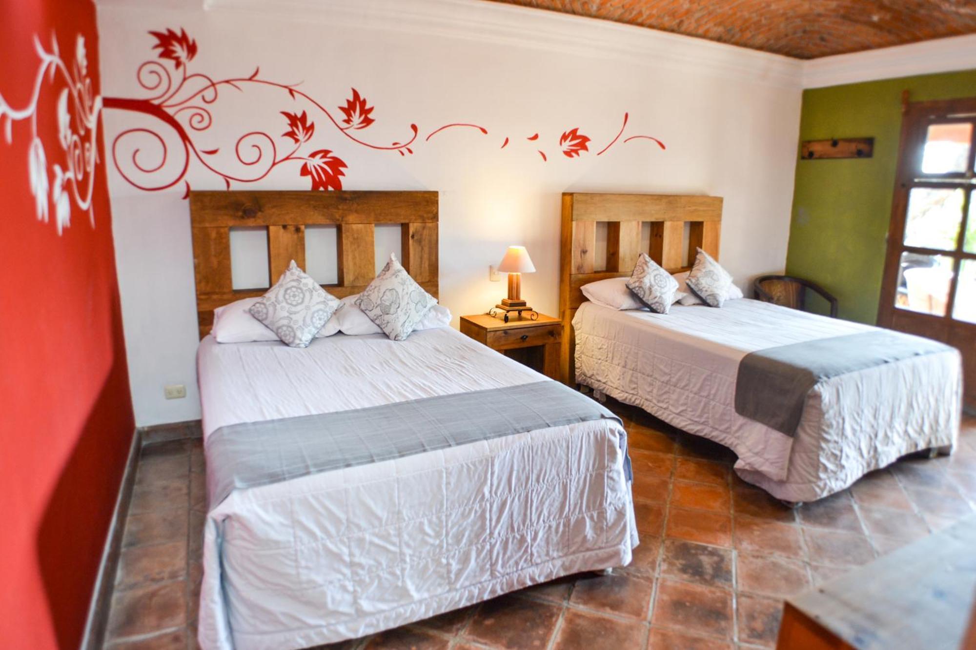 Hotel Ana Catalina And Suites Альенде Экстерьер фото