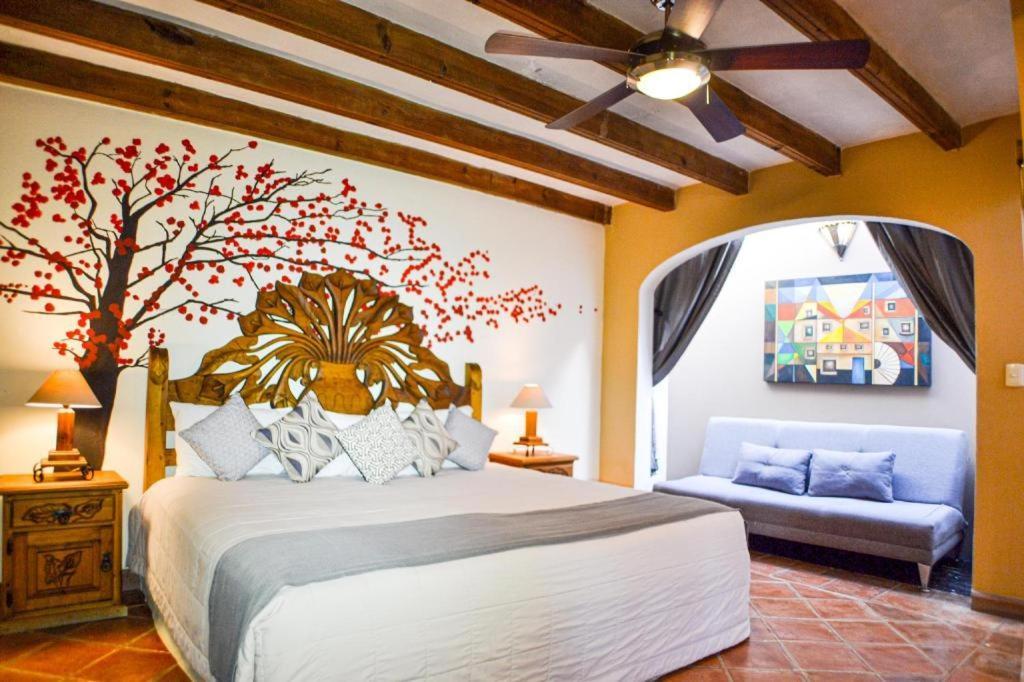 Hotel Ana Catalina And Suites Альенде Экстерьер фото
